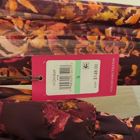 Vince Camuto - Picture 3 of 4